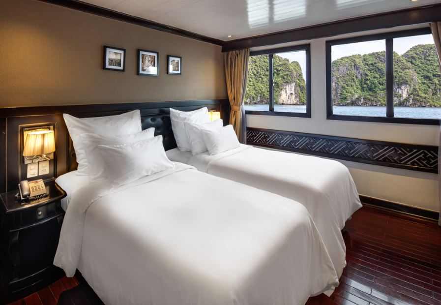 deluxe-window-cabin-paradise-sails-halong-bay